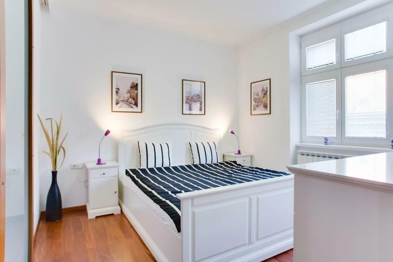 Royal Apartment Near River - Nek4Th Prague Czech Republic